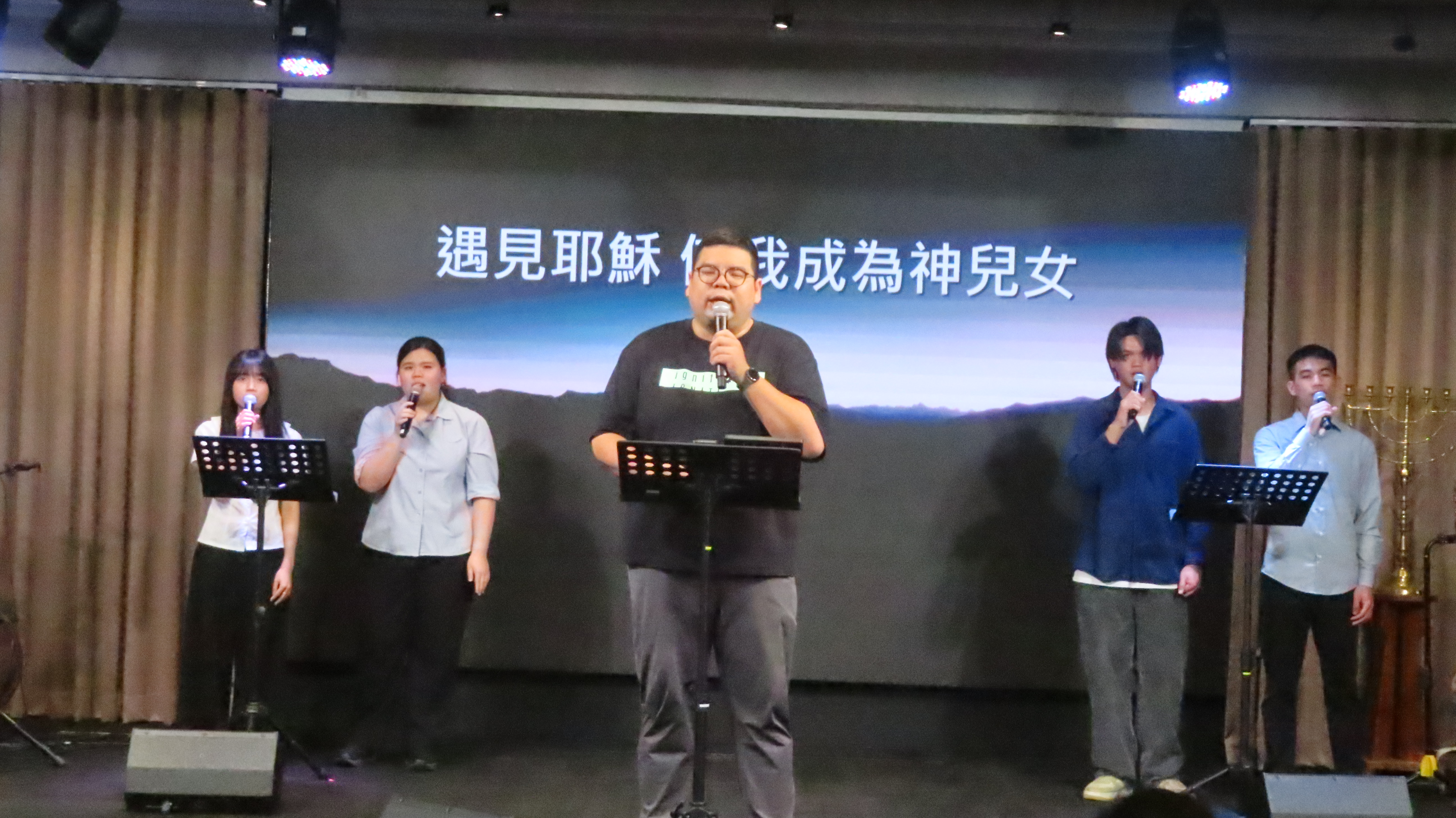 青年輔導陳聖翔呼召。（圖/梁敬彥攝影）